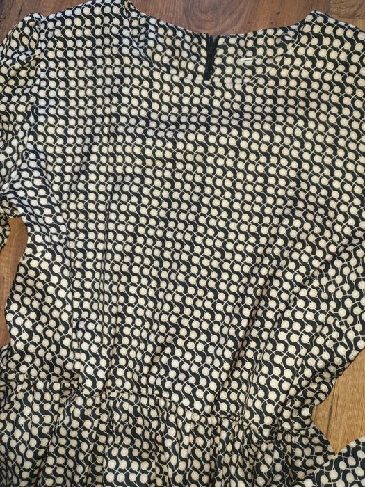 Rochie cu maneca lunga, subtire, lungime medie