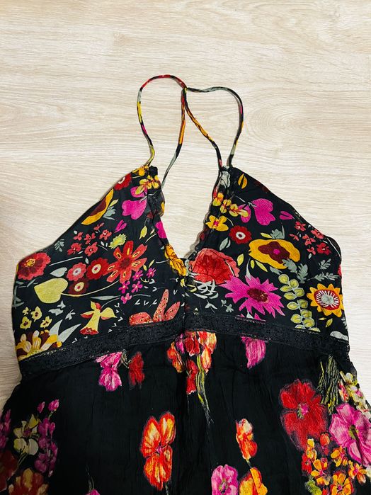 Rochie cu model floral Zara