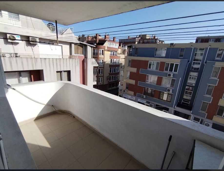 Дава се под наем Двустаен апартамент в Бургас, Славейков - 59 кв.м за 357 € - Снимка #5