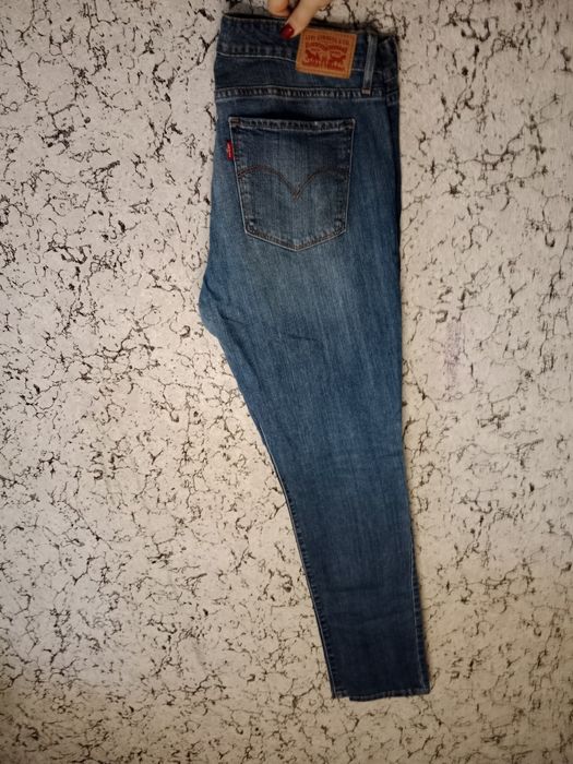 Женские джинсы Levi's