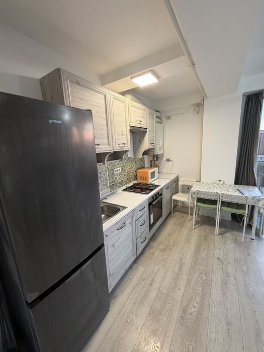 Inchiriez apartament cu 2 camere