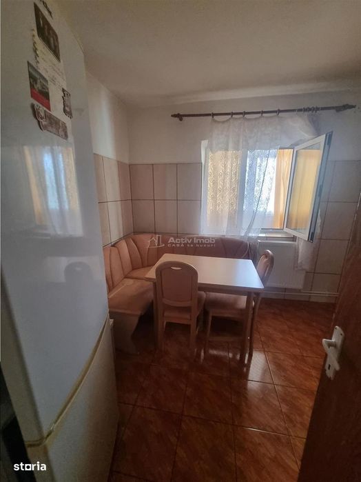 Apartament 3 cam,72 mp ,  doua bai  zona PECO