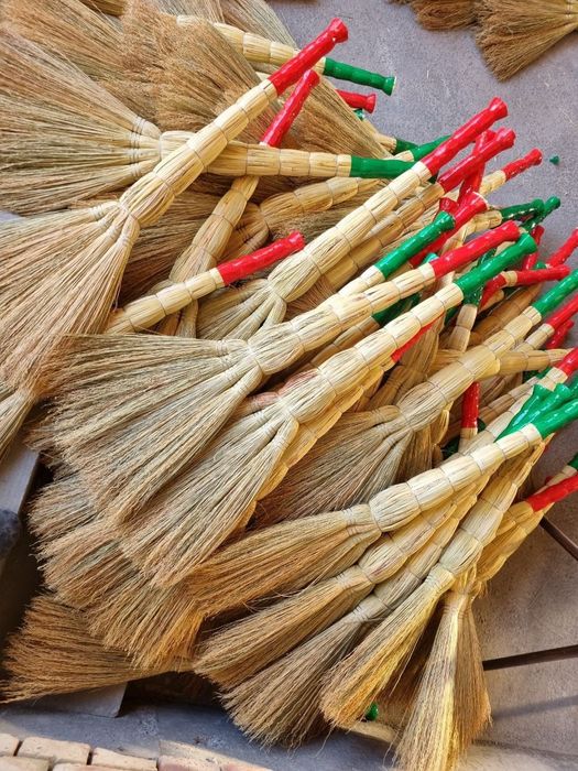Оптом веник продам, это веник  для уборки  и метлы