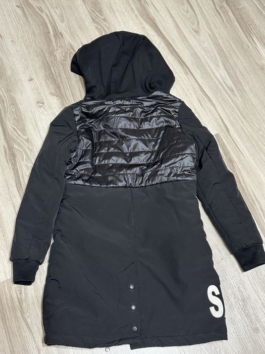 Осенняя куртка с капюшоном для девочки