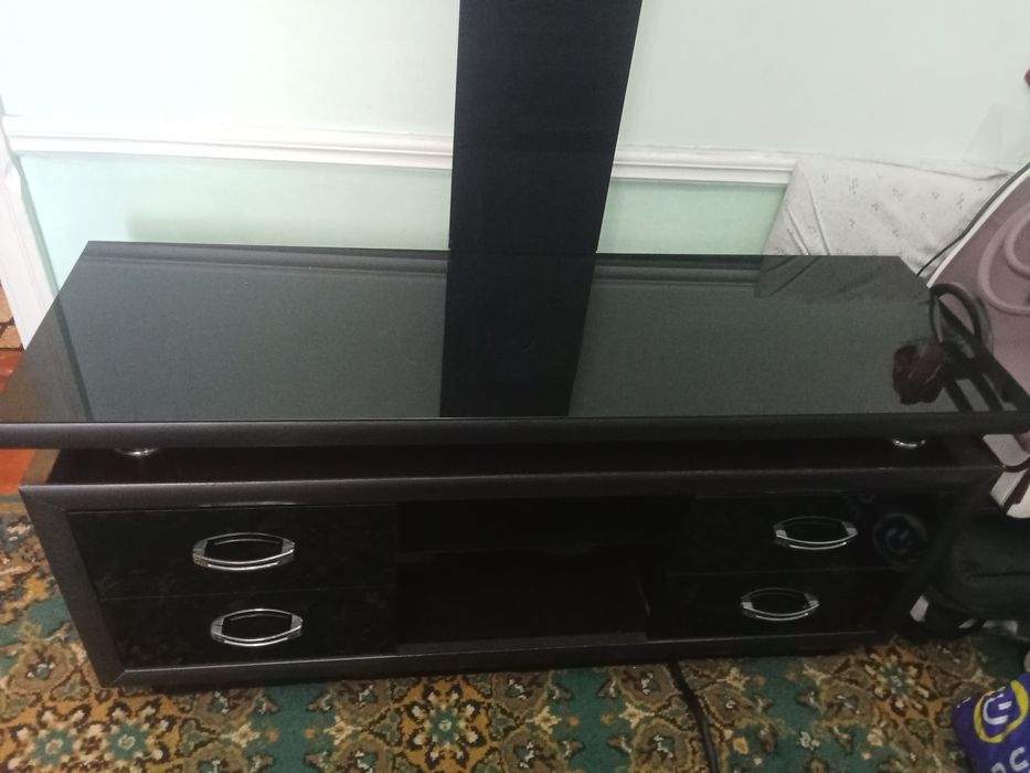 Телевизор поставки продается.