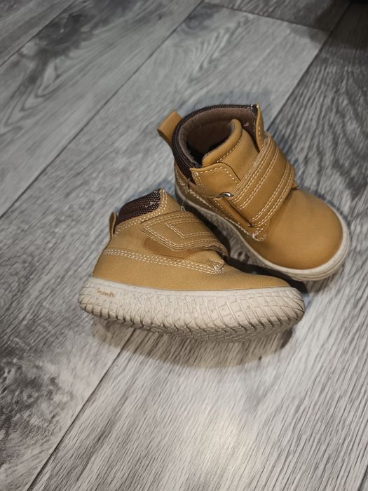 Продам ботинки..