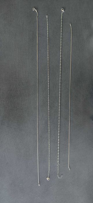 Сребърни гривни и синджири