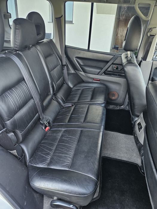 Vând Mitsubishi Pajero V60