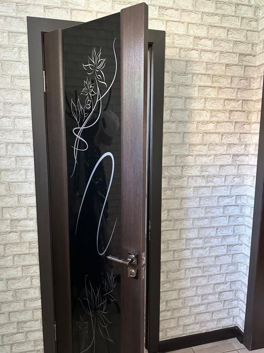 Продам две межкомнатные двери