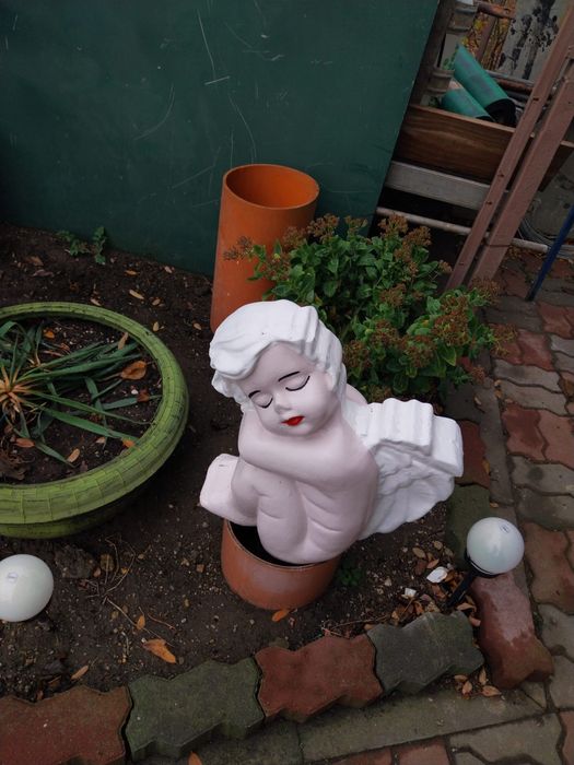 Statuete îngeri decor grădină – 250 lei/buc