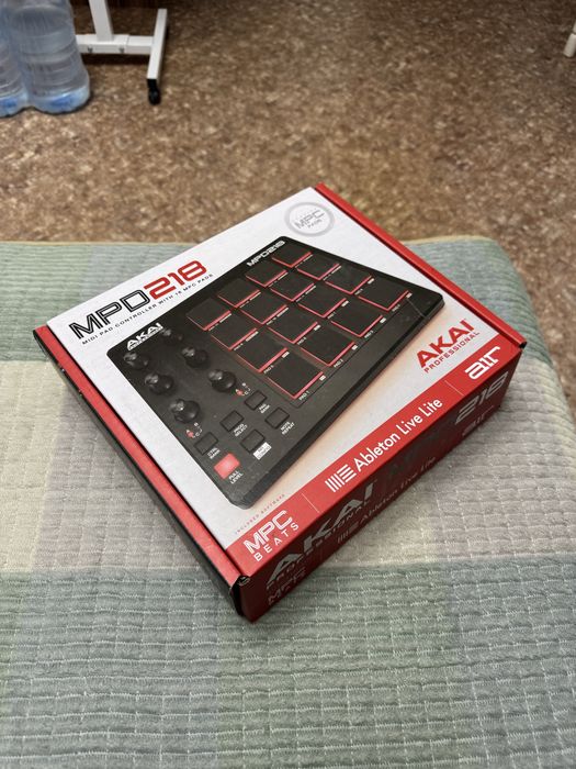 Продам Akai MPD 216.