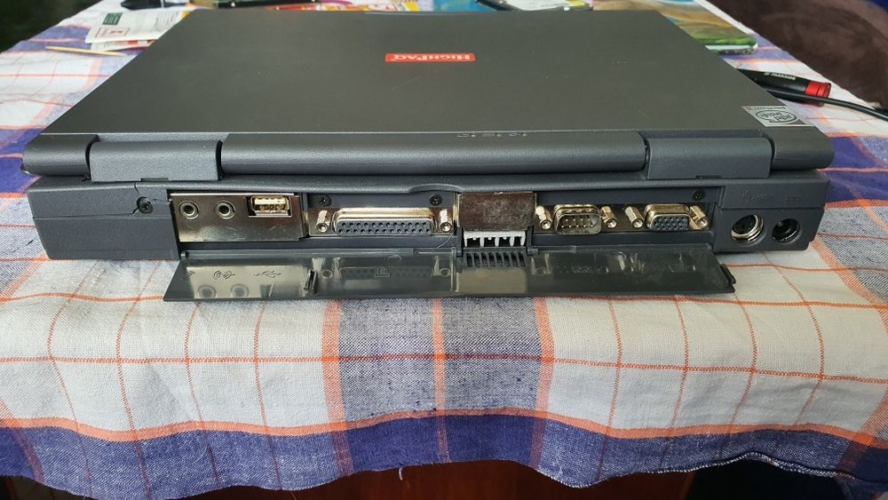 Ретро лаптоп HighPaq