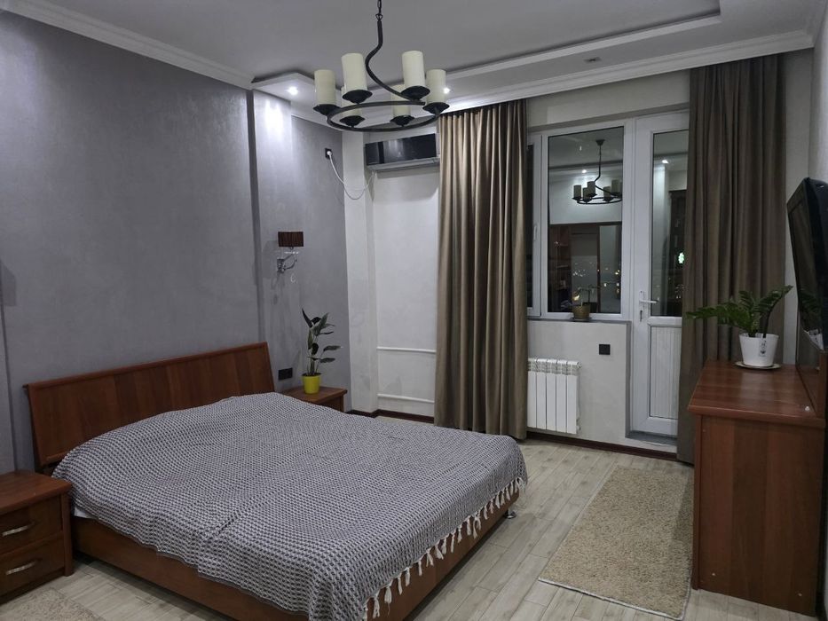 Юнусабад, напротив ТЦ Megaplanet