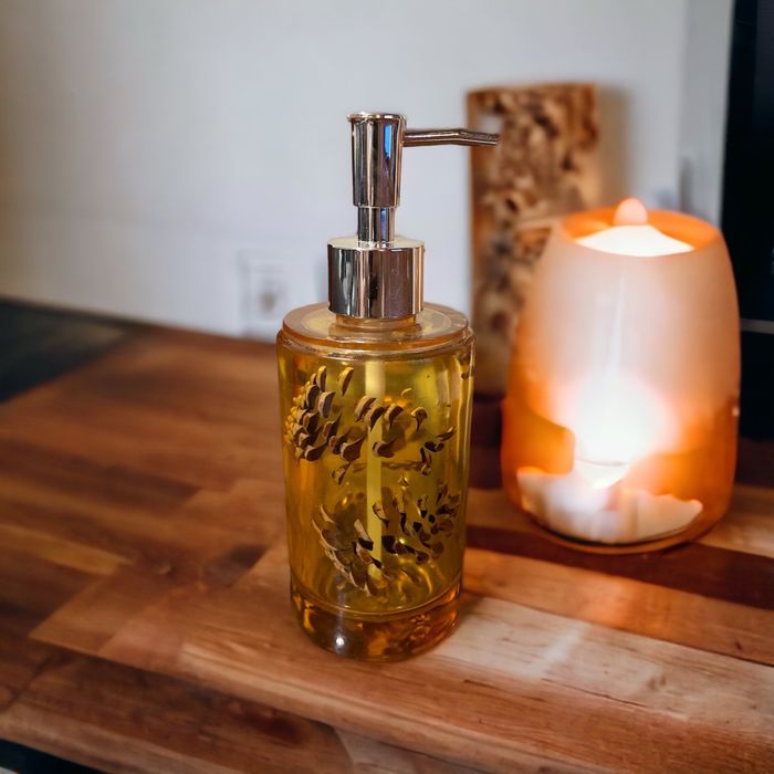 Диспенсъри за сапун от смола и дърво – ръчна изработка, която изпъква