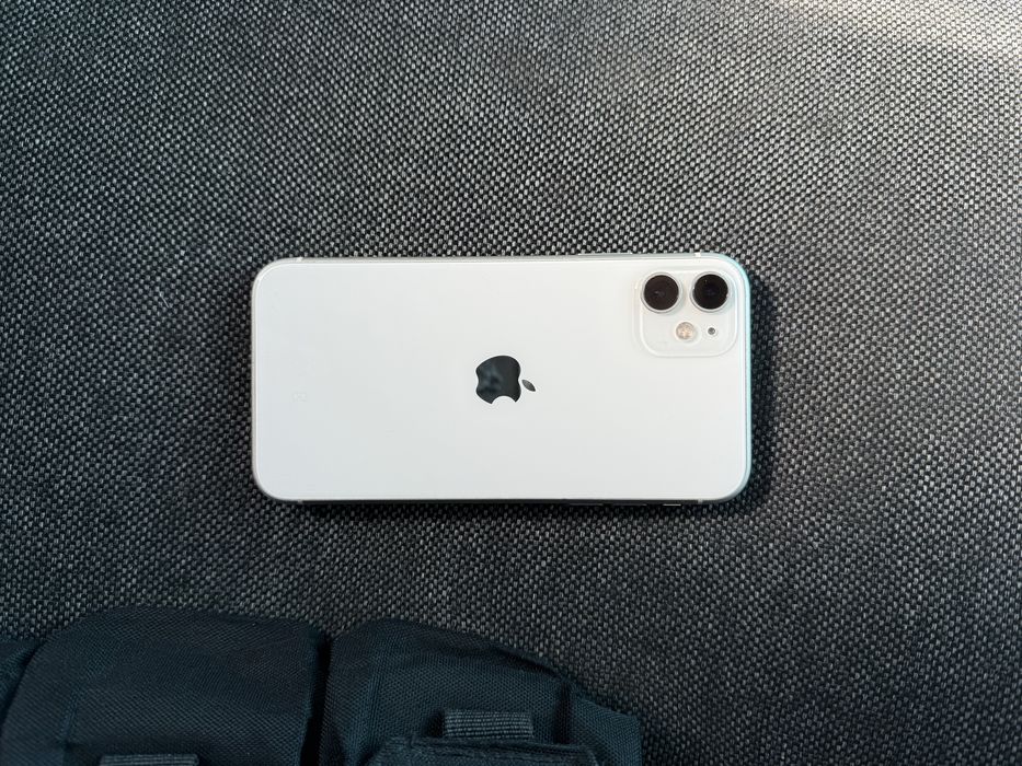 Продам айфон 11 128 гб