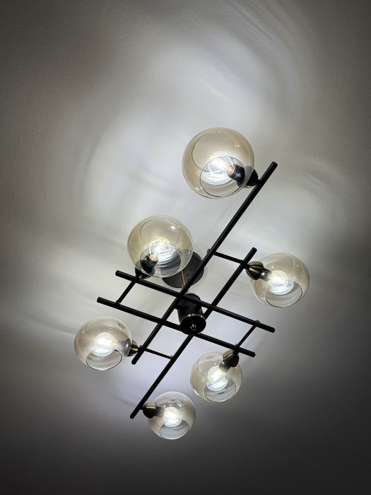 Lustra metalica negru cu auriu