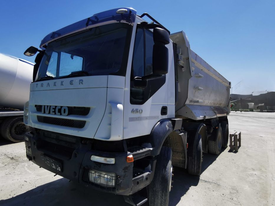 Autobasculanta 8x4 Iveco
