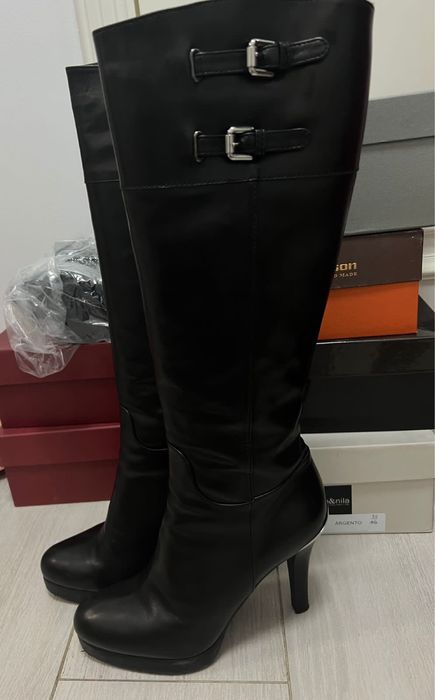 Кожаные сапоги.