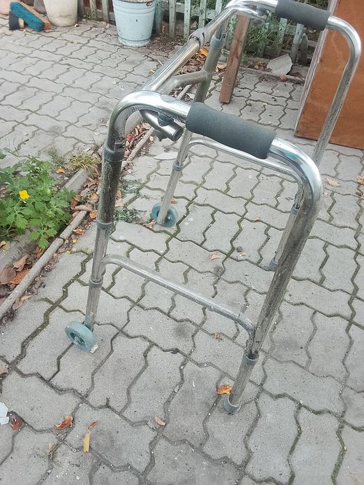 Продам ходунок взрослых