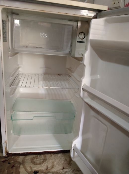 LG холодильник 124л