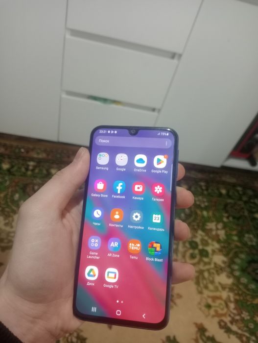 Продам телефон Samsung A40