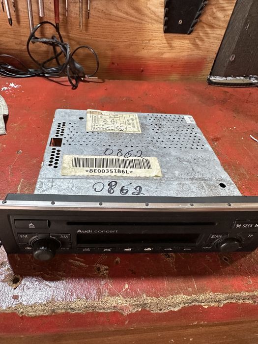 Плеар за ауди а4 б6/б7 1 din