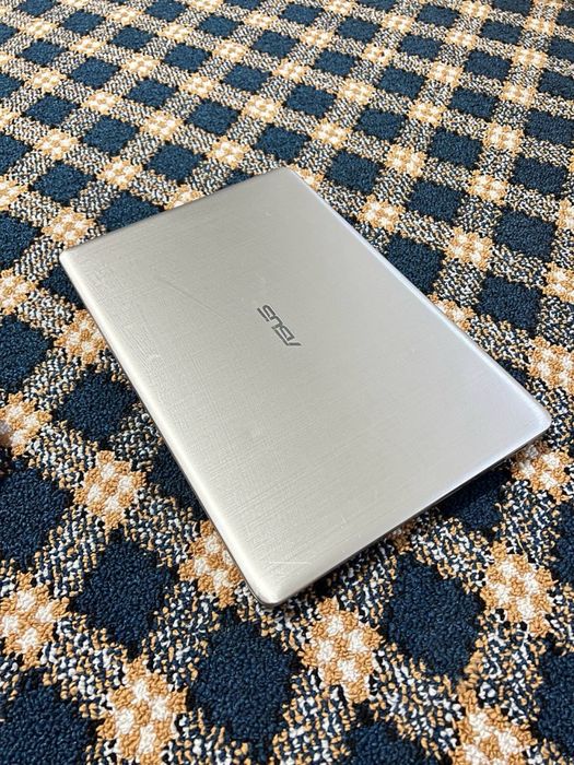 Asus Vivobook. Core i7