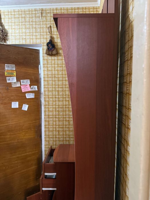 Шкаф прихожка с вешалками