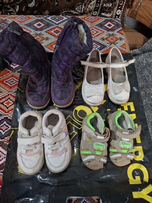 Продам детскую обувь