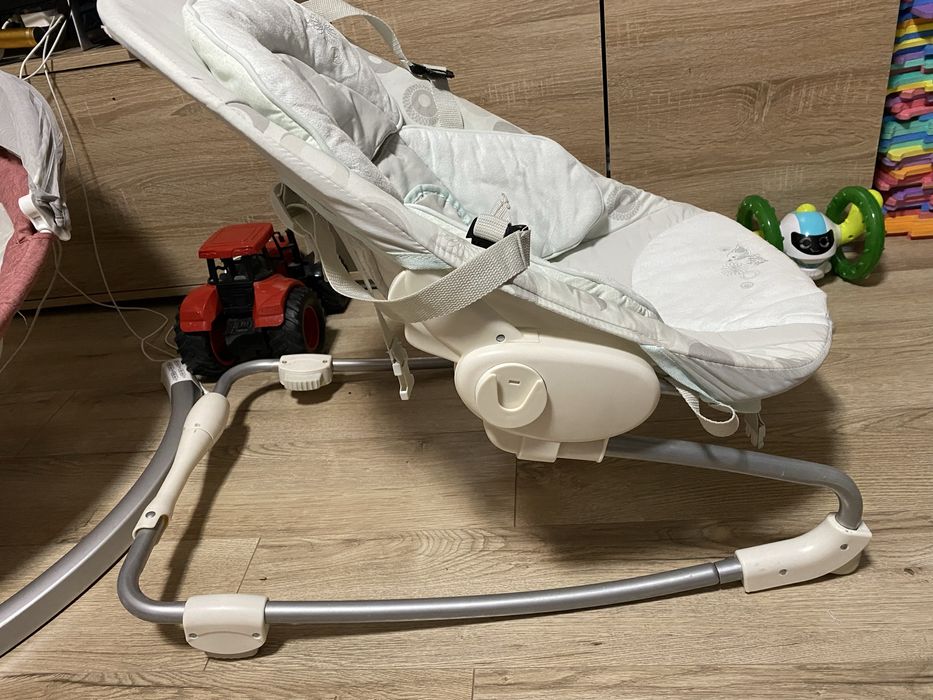 Balansoar cu vibratii pentru colici