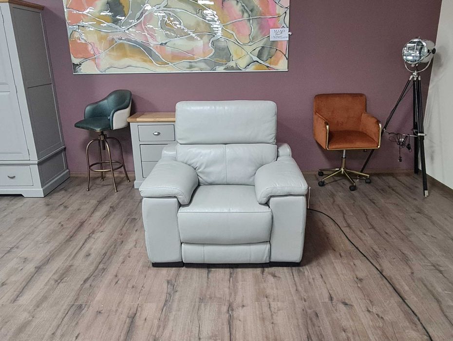 Сив кожен фотьойл с електрически релаксиращ механизъм