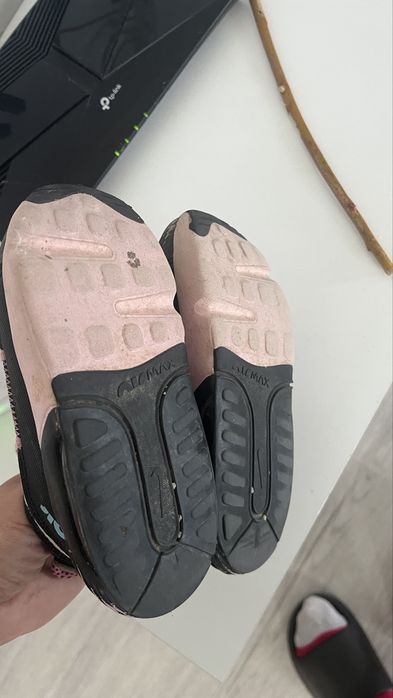 Adidasi nike marimea 26