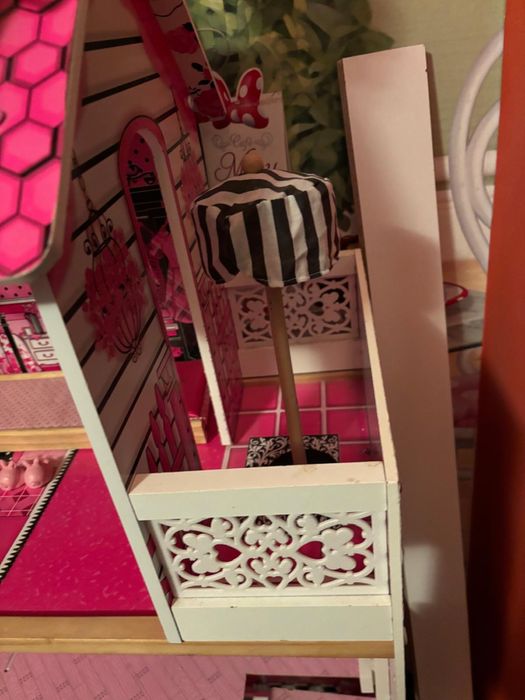 Casa de papuși  roz