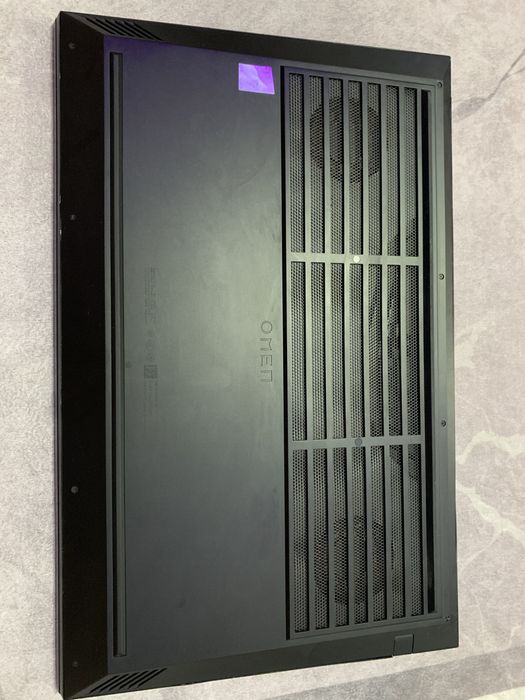 HP OMEN 17-cm2000TX