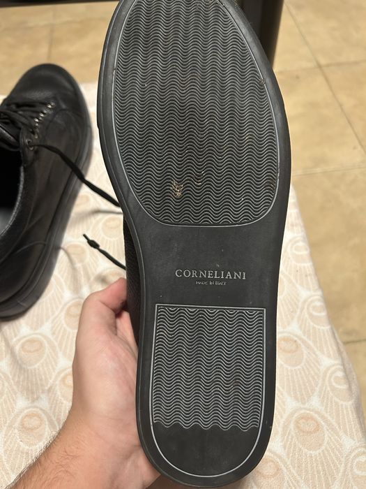 Adidasi din piele de calitate corneliani