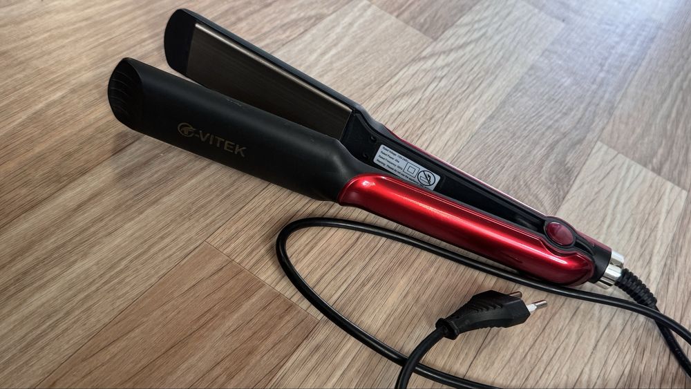 Утюжок T-vitek.