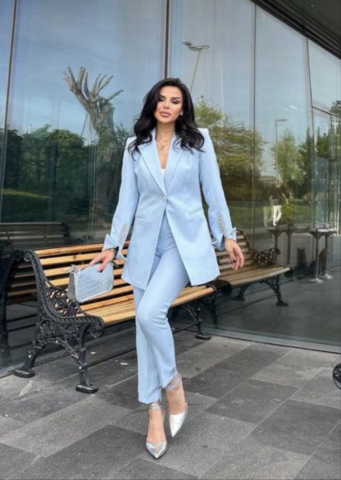 Чисто нов сет в светло син цвят.