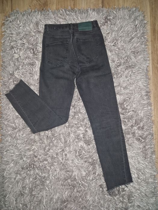 Blugi Pull&Bear, negri