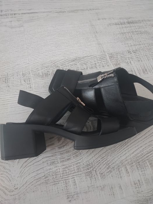 Дамски сандали естествена  кожа 80 лв