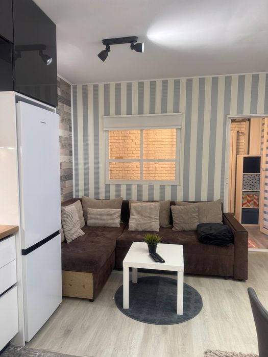 Дава се под наем Тристаен апартамент в София, Студентски град - 64 кв.м за 698.19 € - Снимка #2