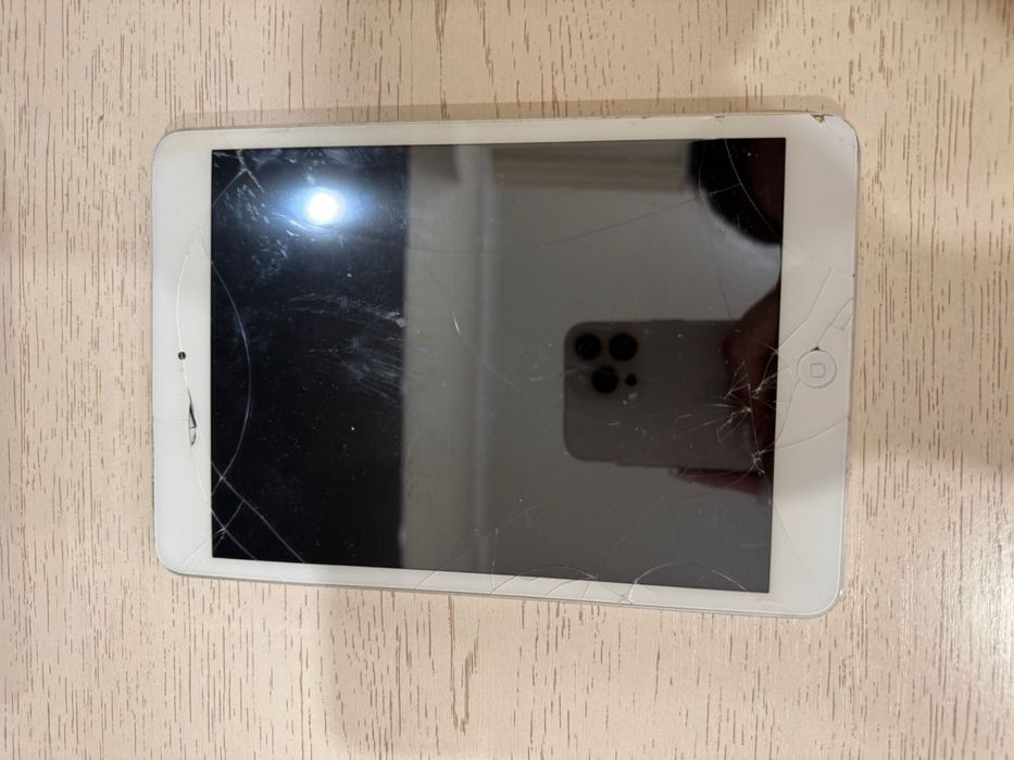 Продам айпад iPad