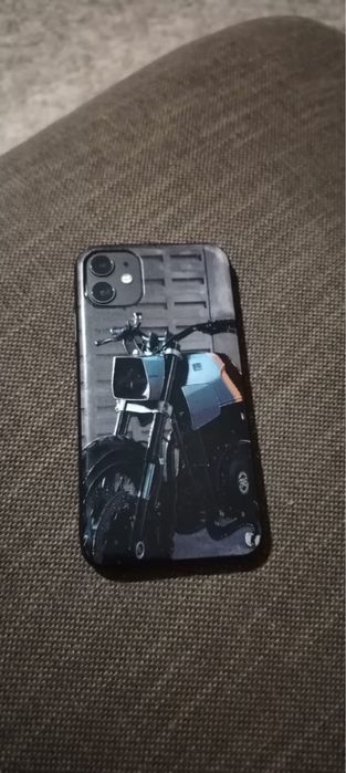 Продам iPhone 11