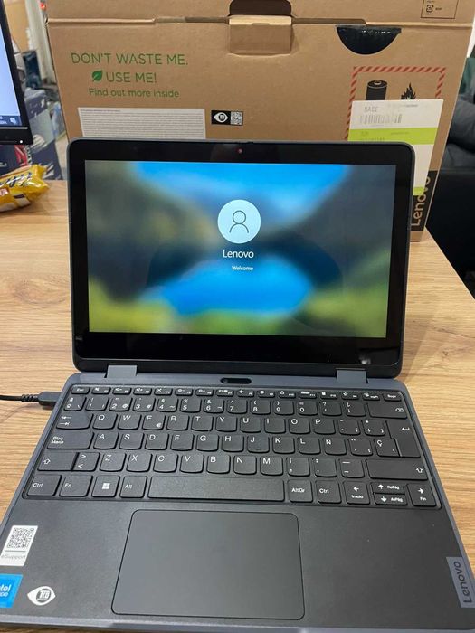 Лаптоп Lenovo 300W Yoga Gen 4  НОВ