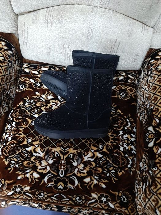 Продам уги натуралки недорого.