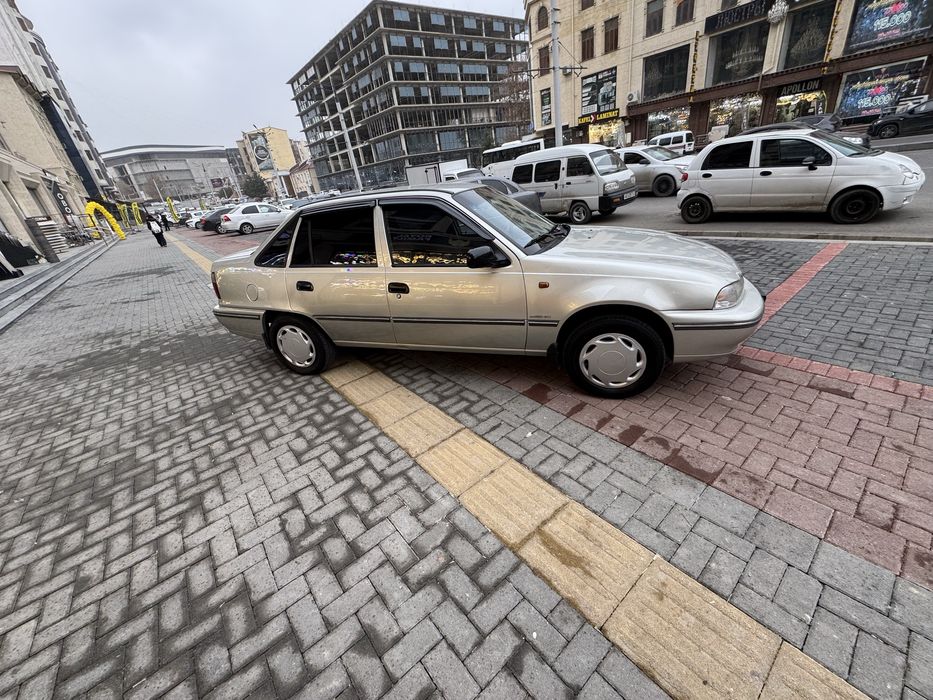 Нексия сотилади