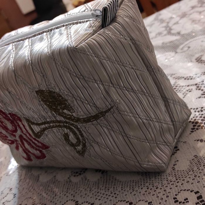 Несесери и ранички