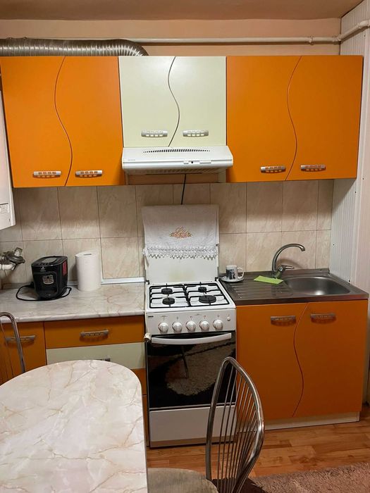 Vând apartament cu 2 camere.