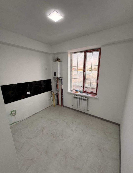 Srochno sotiladi! 1 xonali kvartira, Sergeli Bobur mahalla, 37 m²