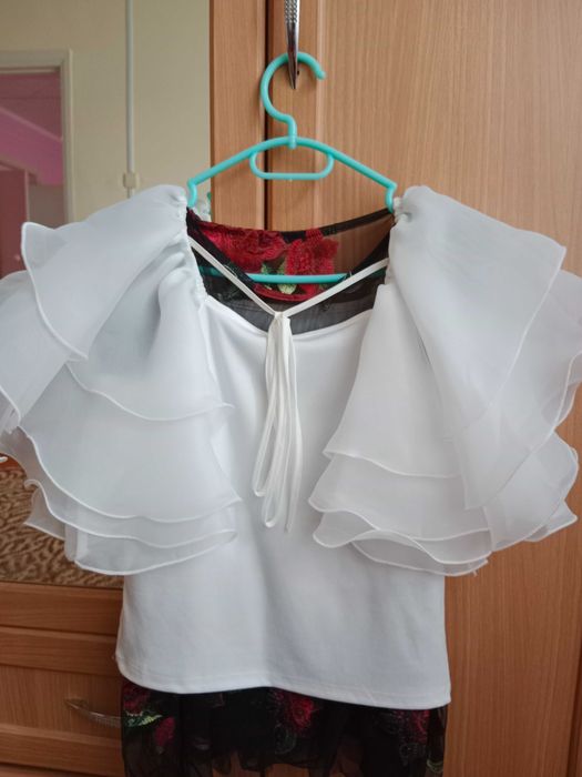Продам блузка праздничная бу