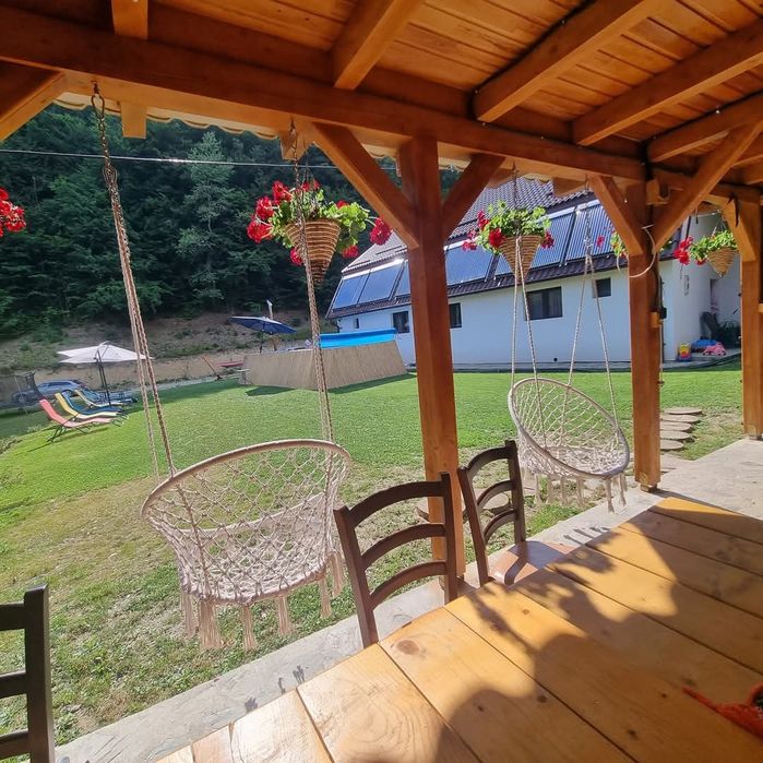 Cabana  cu piscină încălzită închiriem integral